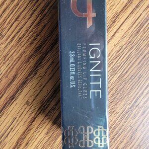Tori Belle Ignite Plumping Lip Gloss in Blush